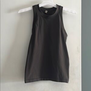 Athleta Gray Sleeveless Muscle Tee